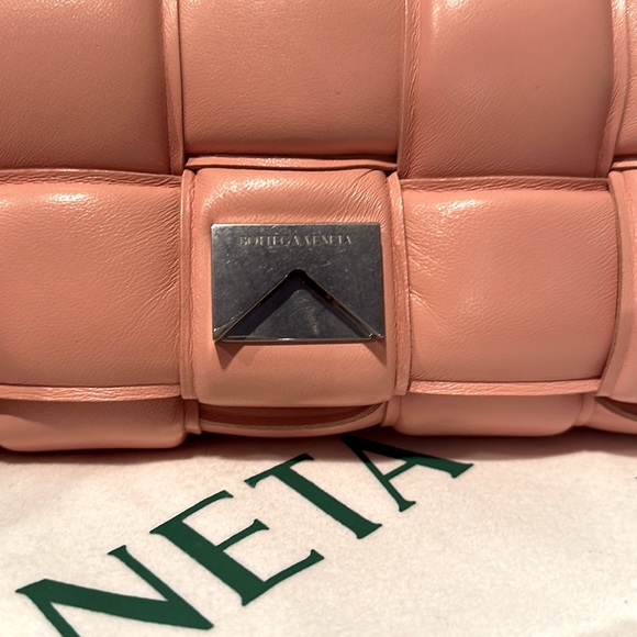 Bottega Venetta Peach Cassandra Cassette Weave Crossbody Leather Handbag - Picture 11 of 13